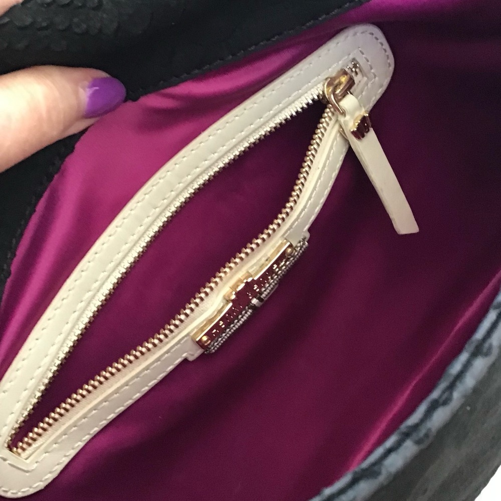 Black and Gold Envelope Henri Bendel Clutch - Picture 6 of 11